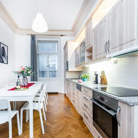 2bdr Old Town Square W Fast Wi-fi Apartamento