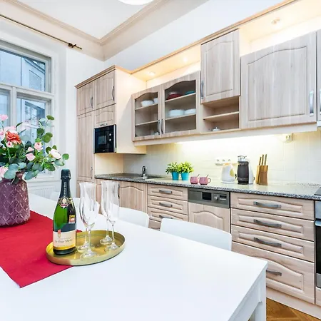 Apartamento 2bdr Old Town Square W Fast Wi-fi Praga
