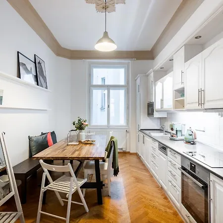 2bdr Old Town Square W Fast Wi-fi Apartamento *