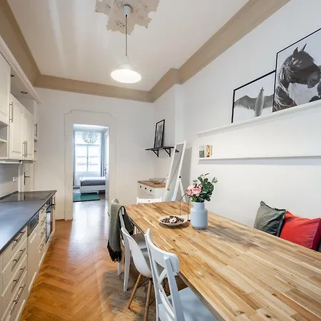 Apartamento 2bdr Old Town Square W Fast Wi-fi