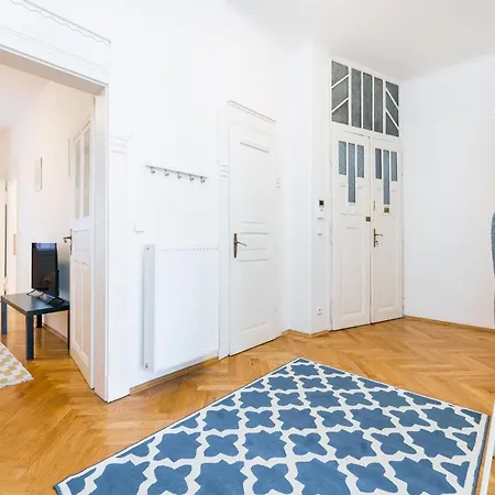 Apartamento 2bdr Old Town Square W Fast Wi-fi