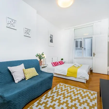 2bdr Old Town Square W Fast Wi-fi Apartamento