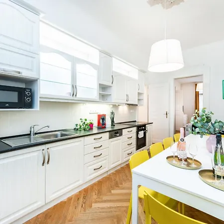 Apartamento 2bdr Old Town Square W Fast Wi-fi