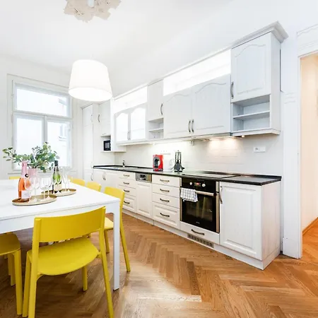 2bdr Old Town Square W Fast Wi-fi Apartamento